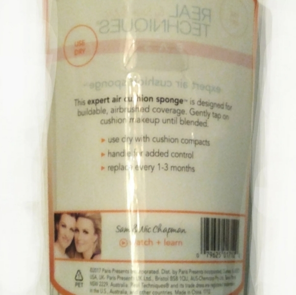 Real Techniques by Sam & Nic Expert Air Cushion Sponge 01712 New Makeup … - Picture 8 of 14